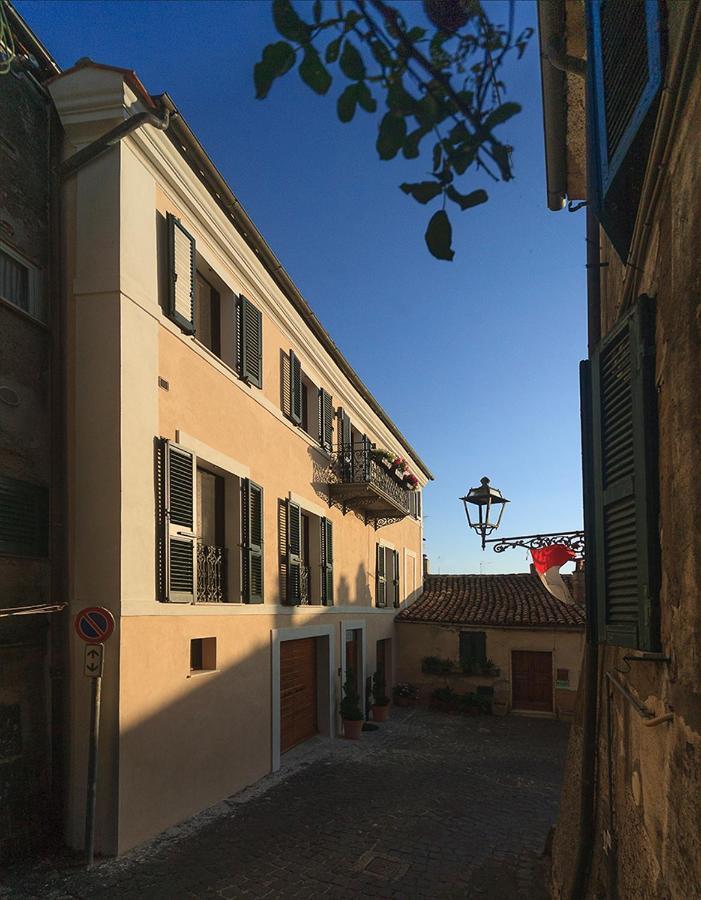 Dimo' Re Bed and Breakfast Farnese Buitenkant foto